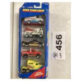 HOT WHEELS GIFT PACK - RACE TEAM CREW