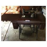 SINGER TREDLE SEWING MACHINE IN CABINET SINGER TREDLE SEWING MACHINE IN CABINET