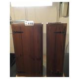 2 WOODEN CABINETS 2 WOODEN CABINETS