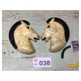 CHALK HORSE HEAD WALL HANGINGS, HORSESHOE CHALK HORSE HEAD WALL HANGINGS, HORSESHOE