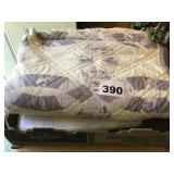 QUILT, 2 BLANKETS QUILT, 2 BLANKETS