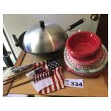 WOK, US FLAGS, PAPER GOODS WOK, US FLAGS, PAPER GOODS
