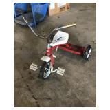 TRICYCLE TRICYCLE