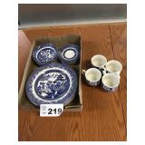 CHURCHILL DISHES, BLUE WILLOW PATTERN CHURCHILL DISHES, BLUE WILLOW PATTERN