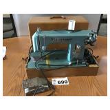 MORSE SEWING MACHINE W CASE MORSE SEWING MACHINE W CASE
