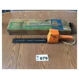 MANNING BOWMAN ELECTRIC HEDGE TRIMMER MANNING BOWMAN ELECTRIC HEDGE TRIMMER