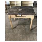 WOODEN TABLE, NEEDS REPAIR WOODEN TABLE, NEEDS REPAIR