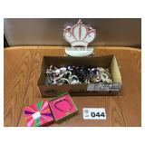 COSTUME JEWELRY, HOLDER COSTUME JEWELRY, HOLDER