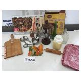 KITCHEN ITEMS, CAKE PANS KITCHEN ITEMS, CAKE PANS