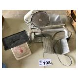 MEAT SLICER, SCALE