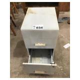 METAL 2 DRAWER FILE CABINET