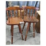 2 BAR STOOLS