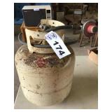 PROPANE TANK W REGULATOR