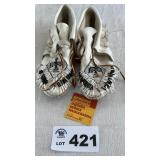 OGLALA SIOUX MOCCASINS SZ 5