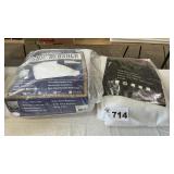 2 MATTRESS PADS