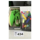 CRAYON TENNIS SHOES SZ 6