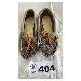 MOCCASINS SZ 6