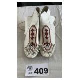 MOCCASINS SZ 5
