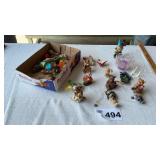 FIGURINES