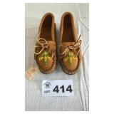 PR MOCCASINS SZ 6