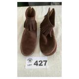 MOCCASINS SZ 6-6.5