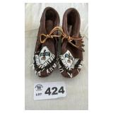 MOCCASINS SZ 6