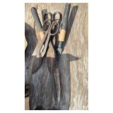 SHEARS AND TRIMMERS