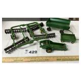 METAL JOHN DEERE IMPLEMENTS