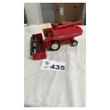 INTERNATIONAL COMBINE, 1/16 SCALE