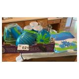PLASTIC TRAY, BOWLS, PLATES, PITCHER
