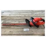 BLACK AND DECKER HEDGE TRIMMER