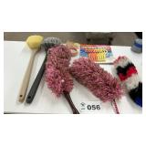 CLEANING BRUSHES, DUSTERS