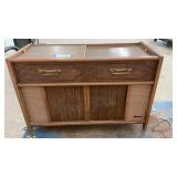 MAGNAVOX STEREO CABINET, NEEDS WORK