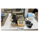 MOTOROLA TRANSISTOR RADIO, CLOCK, LIGHT, TIMER