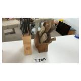 2 KNIFE BLOCKS