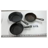 CAST IRON SKILLETS,  WAGNER