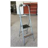2 STEP STEEL LADDER