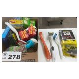 CLEANING SUPPLIES, GLUE TRAPS