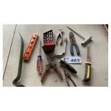 PRY BAR, MAGNETIC LEVEL, KEYHOLE SAW, D