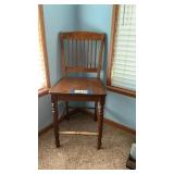 COUNTER HEIGHT CHAIR