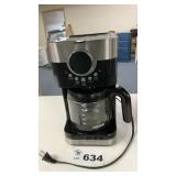 BLACK AND DECKER COFFEE MACHINE