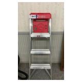 4 FOOT DAVIDSON ALUMINUM STEP LADDER