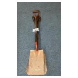 3 SHOVELS