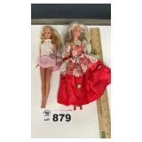 2 DOLLS