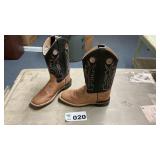 BOOTS, SIZE 5.5