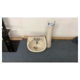 PEDESTAL SINK