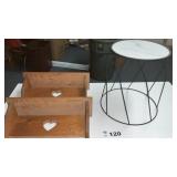2 PLATE SHELVES, 18 INCHES LOND, PLANT STAND, 15
