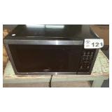 OSTER MICROWAVE, 21 INCHES LONG