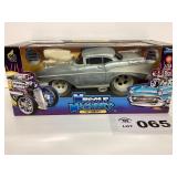 1:18 SCALE MUSCLE MACHINES 57 CHEVY - TOO COOL