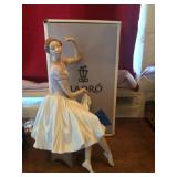 LLADRO Porcelain Ballet Dancer
